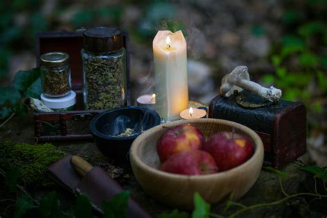 Wiccans and gala apples